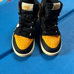 Jordan High-Top Sneakers in Black and yellow